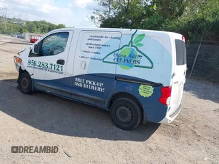 2015 Nissan NV200 SV with VIN 3N6CM0KN2FK696854, listed as a IAAI auction lot 40484019 with 198,411 mi miles. Bid and sale history available at carsss.com. Image 3.