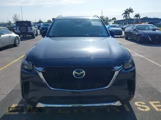 2024 Mazda CX-90 S z VIN JM3KK1HC6R1133173, wystawiony jako IAAI lot #41970944 z przebiegiem 28 664 mil mil oraz . Historia ofert i sprzedaży dostępna na DreamBid. Obrazek 6.