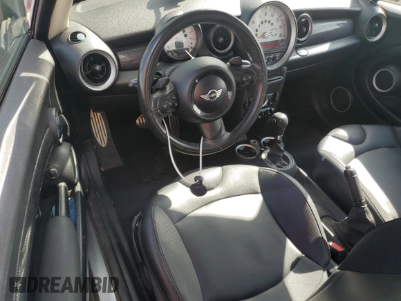 2013 MINI Hardtop S with VIN WMWSV3C50DT393440, listed as a Copart auction lot 55170145 with 141,896 mi miles and Clean Title. Bid and sale history available at DreamBid. Image 8.