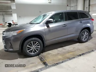 2018 Toyota Highlander SE z VIN 5TDJZRFH7JS534218, wystawiony jako Copart lot #57582565 z przebiegiem 69 014 mil mil oraz Szkoda całkowita • Salvage title. Historia ofert i sprzedaży dostępna na DreamBid. Obrazek 1.