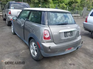 2013 MINI Hardtop with VIN WMWSU3C58DT681631, listed as a IAAI auction lot 42130063 with 177,182 mi miles and . Bid and sale history available at DreamBid. Image 3.