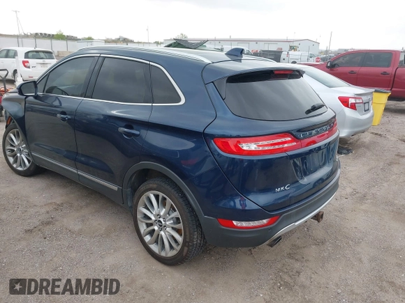 2015 Lincoln MKC z VIN 5LMCJ1A92FUJ36590, wystawiony jako IAAI lot #42130054 z przebiegiem 121 681 mil mil oraz . Historia ofert i sprzedaży dostępna na DreamBid. Obrazek 3.
