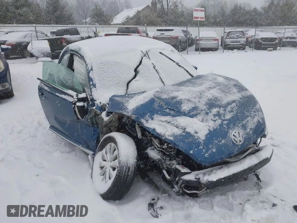 2019 Volkswagen Beetle S с VIN 3VWFD7ATXKM719544, выставлен на аукционе IAAI как лот 41565506 с пробегом 21 734 миль миль и . История ставок и продаж доступна на DreamBid. Изображение 1.