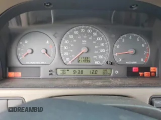 1998 Volvo V70 XC with VIN YV1LZ5646W2524061, listed as a Copart auction lot 66166774 with 217,095 mi miles and Non Repairable. Bid and sale history available at carsss.com. Image 9.