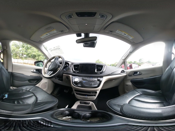 2018 Chrysler Pacifica Limited with VIN 2C4RC1GG3JR226337, listed as a IAAI auction lot 42519396 with 102,229 mi miles and . Bid and sale history available at DreamBid. Image 18.