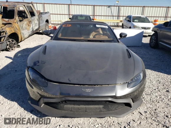2021 Aston Martin Vantage z VIN SCFSMGBW1MGP05671, wystawiony jako Copart lot #71882173 z przebiegiem 10 940 mil mil oraz . Historia ofert i sprzedaży dostępna na DreamBid. Obrazek 5.