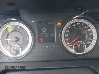 2018 Ram 1500 Express z VIN 1C6RR7KG3JS257506, wystawiony jako IAAI lot #40499292 z przebiegiem 191 174 mil mil oraz . Historia ofert i sprzedaży dostępna na DreamBid. Obrazek 7.