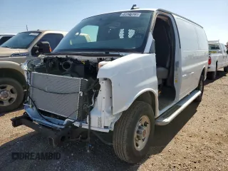 2024 GMC Savana Cargo z VIN 1GTW7AFP3R1141510, wystawiony jako Copart lot #59627825 z przebiegiem 8 587 mil mil oraz Czysty tytuł • Clean title. Historia ofert i sprzedaży dostępna na DreamBid. Obrazek 1.