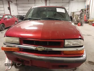2000 Chevrolet Blazer LT z VIN 1GNDT13W1Y2358746, wystawiony jako IAAI lot #41541071 z przebiegiem 205 532 mil mil oraz . Historia ofert i sprzedaży dostępna na DreamBid. Obrazek 12.
