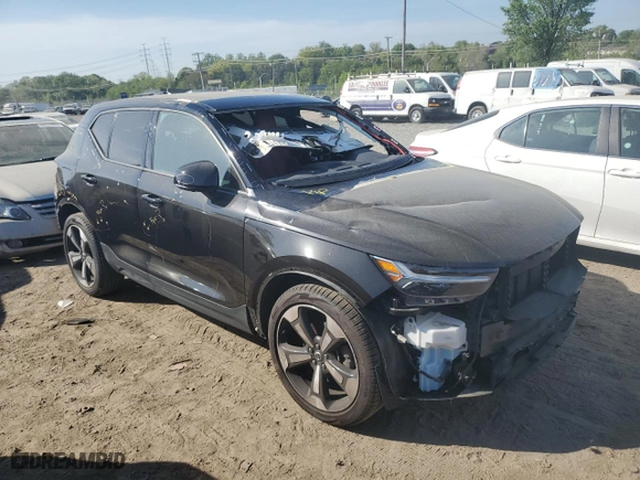 2019 Volvo XC40 Momentum with VIN YV4162XZ5K2009767, listed as a Copart auction lot 48783773 with 35,990 mi miles. Bid and sale history available at carsss.com. Image 4.