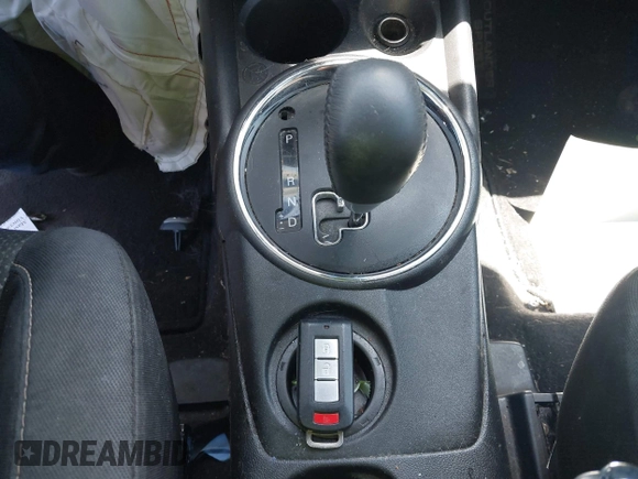 2015 Mitsubishi Outlander SE z VIN 4A4AP4AU3FE011443, wystawiony jako IAAI lot #42244247 z przebiegiem 127 184 mil mil oraz . Historia ofert i sprzedaży dostępna na DreamBid. Obrazek 11.