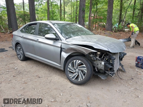 2020 Volkswagen Jetta SEL z VIN 3VWE57BU9LM082552, wystawiony jako IAAI lot #42091492 z przebiegiem 60 775 mil mil oraz . Historia ofert i sprzedaży dostępna na DreamBid. Obrazek 1.