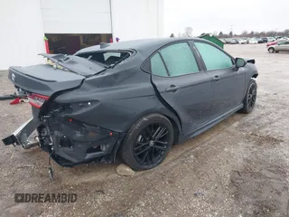 2025 Toyota Camry LE z VIN 4T1DAACK5SU543384, wystawiony jako IAAI lot #41522073 z przebiegiem 27 308 mil mil oraz . Historia ofert i sprzedaży dostępna na DreamBid. Obrazek 4.