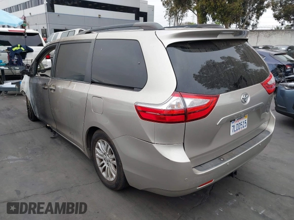 2015 Toyota Sienna XLE with VIN 5TDYK3DC5FS545345, listed as a IAAI auction lot 42280661 with Not provided miles and . Bid and sale history available at DreamBid. Image 3.