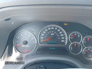 2005 GMC Envoy SLT with VIN 1GKDT13S952219826, listed as a IAAI auction lot 41783713 with 212,908 mi miles. Bid and sale history available at carsss.com. Image 7.