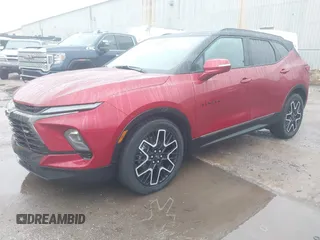 2023 Chevrolet Blazer RS z VIN 3GNKBKRS4PS213093, wystawiony jako IAAI lot #41111731 z przebiegiem 16 435 mil mil oraz . Historia ofert i sprzedaży dostępna na DreamBid. Obrazek 17.