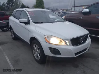 2012 Volvo XC60 3.2L with VIN YV4952DL4C2305502, listed as a IAAI auction lot 41933334 with 146,746 mi miles. Bid and sale history available at carsss.com. Image 1.