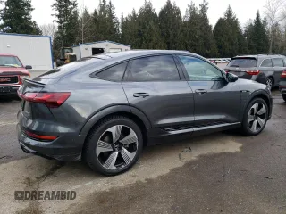 2021 Audi e-tron Sportback Prestige z VIN WA13ABGE6MB037548, wystawiony jako Copart lot #45375615 z przebiegiem 39 095 mil mil oraz Szkoda całkowita • Salvage title. Historia ofert i sprzedaży dostępna na DreamBid. Obrazek 3.