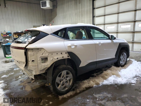2025 Hyundai Kona SE with VIN KM8HACAB6SU213642, listed as a Copart auction lot 44038575 with 3,161 mi miles and Salvage Title. Bid and sale history available at carsss.com. Image 3.