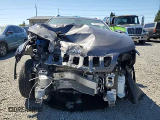 2020 Jeep Cherokee Latitude Plus z VIN 1C4PJLLBXLD519788, wystawiony jako Copart lot #58859745 z przebiegiem 52 131 mil mil oraz Szkoda całkowita • Salvage title. Historia ofert i sprzedaży dostępna na DreamBid. Obrazek 5.