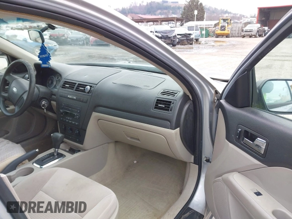 2006 Ford Fusion S with VIN 3FAFP06Z86R214910, listed as a IAAI auction lot 41491738 with 173,131 mi miles. Bid and sale history available at carsss.com. Image 5.