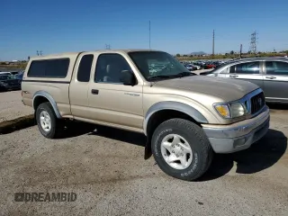 2002 Toyota Tacoma z VIN 5TEWN72N62Z899270, wystawiony jako Copart lot #54070605 z przebiegiem 243 516 mil mil oraz Czysty tytuł • Clean title. Historia ofert i sprzedaży dostępna na DreamBid. Obrazek 4.