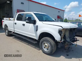 2019 Ford F-250 XL z VIN 1FT7W2B69KED56754, wystawiony jako IAAI lot #42410960 z przebiegiem 162 459 mil mil oraz . Historia ofert i sprzedaży dostępna na DreamBid. Obrazek 1.