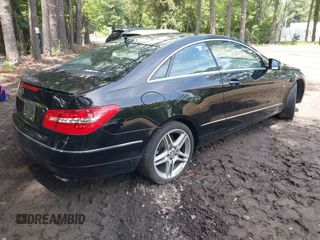 2012 Mercedes-Benz E 350 z VIN WDDKJ5KB2CF138129, wystawiony jako IAAI lot #42767007 z przebiegiem 87 493 mil mil oraz . Historia ofert i sprzedaży dostępna na DreamBid. Obrazek 4.