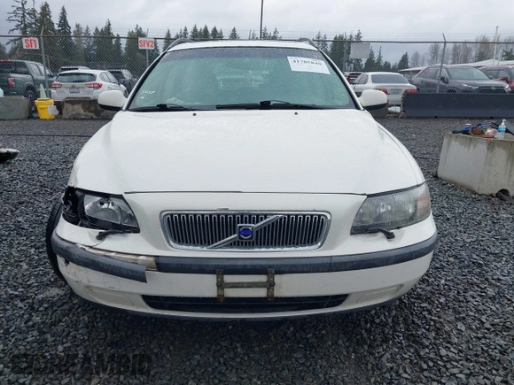 2001 Volvo V70 with VIN YV1SW58D211021451, listed as a IAAI auction lot 41705840 with 177,711 mi miles. Bid and sale history available at carsss.com. Image 12.