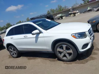 2016 Mercedes-Benz GLC 300 z VIN WDC0G4JB7GF029144, wystawiony jako IAAI lot #42806241 z przebiegiem 75 528 mil mil oraz . Historia ofert i sprzedaży dostępna na DreamBid. Obrazek 13.