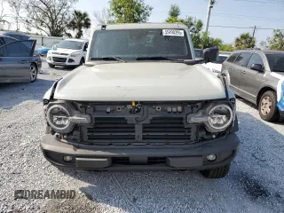2024 Ford Bronco Big Bend z VIN 1FMDE7BH9RLB23320, wystawiony jako Copart lot #55490395 z przebiegiem 2 225 mil mil oraz Szkoda całkowita • Salvage title. Historia ofert i sprzedaży dostępna na DreamBid. Obrazek 5.