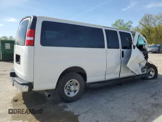 2020 Chevrolet Express Passenger LT z VIN 1GAZGPFG9L1196222, wystawiony jako Copart lot #55249105 z przebiegiem 153 568 mil mil oraz Szkoda całkowita • Salvage title. Historia ofert i sprzedaży dostępna na DreamBid. Obrazek 3.