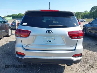 2019 Kia Sorento LX z VIN 5XYPG4A34KG574303, wystawiony jako IAAI lot #42191577 z przebiegiem 117 821 mil mil oraz . Historia ofert i sprzedaży dostępna na DreamBid. Obrazek 15.