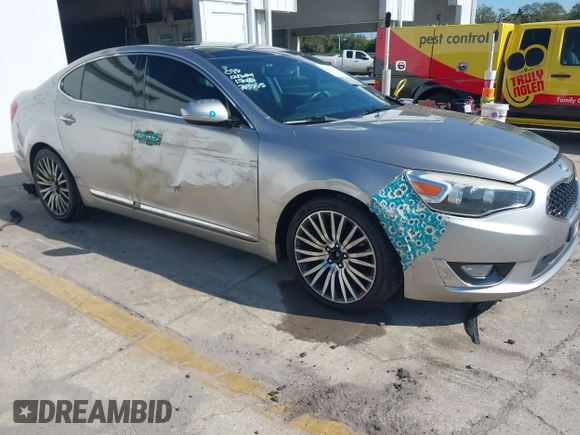 2014 Kia Cadenza Premium with VIN KNALN4D75E5121692, listed as a IAAI auction lot 41332055 with 146,618 mi miles. Bid and sale history available at carsss.com. Image 1.