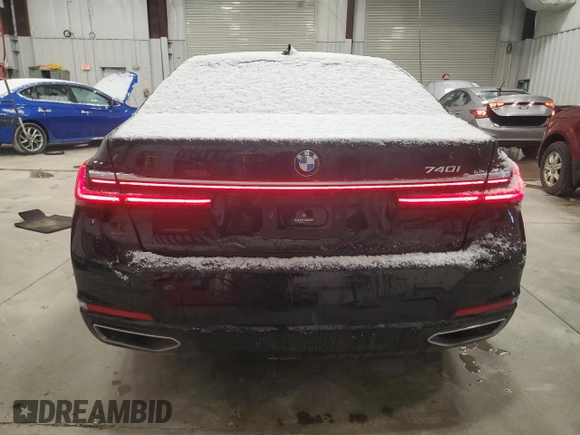 2021 BMW 7 Series 740i with VIN WBA7T2C09MCF07657, listed as a Copart auction lot 44993824 with 47,837 mi miles and Non repairable. Bid and sale history available at DreamBid. Image 6.