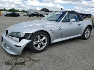 2000 BMW Z3 2.5 z VIN 4USCH9340YLF85274, wystawiony jako Copart lot #56897255 z przebiegiem 137 807 mil mil oraz Szkody całkowita. Historia ofert i sprzedaży dostępna na DreamBid. Obrazek 1.