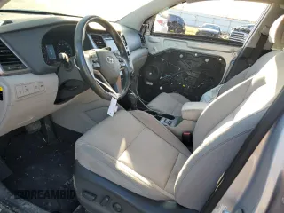 2017 Hyundai Tucson Sport z VIN KM8J33A2XHU316602, wystawiony jako Copart lot #85758974 z przebiegiem 55 477 mil mil oraz Szkoda całkowita • Salvage title. Historia ofert i sprzedaży dostępna na DreamBid. Obrazek 7.