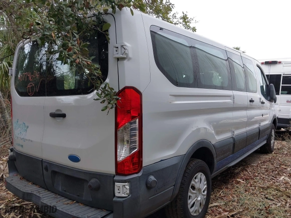 2016 Ford Transit Wagon XL with VIN 1FBZX2ZM8GKA44044, listed as a IAAI auction lot 40774606 with 57,176 mi miles. Bid and sale history available at carsss.com. Image 4.