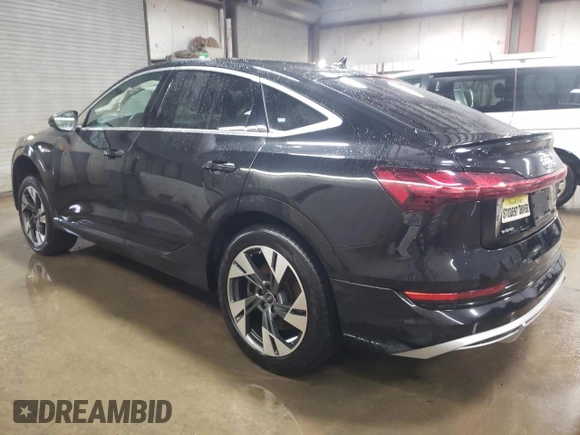 2022 Audi e-tron Sportback S line Premium Plus z VIN WA12AAGE4NB022165, wystawiony jako Copart lot #43021435 z przebiegiem 28 760 mil mil oraz Szkoda całkowita • Salvage title. Historia ofert i sprzedaży dostępna na DreamBid. Obrazek 2.