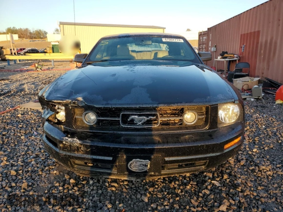 2008 Ford Mustang Deluxe with VIN 1ZVHT84N985180475, listed as a Copart auction lot 87002774 with 124,015 mi miles and Salvage Title. Bid and sale history available at carsss.com. Image 5.