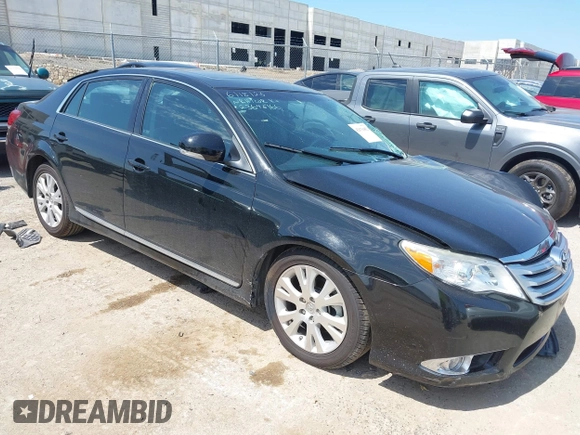 2012 Toyota Avalon z VIN 4T1BK3DB1CU443265, wystawiony jako IAAI lot #42676482 z przebiegiem 70 747 mil mil oraz . Historia ofert i sprzedaży dostępna na DreamBid. Obrazek 1.
