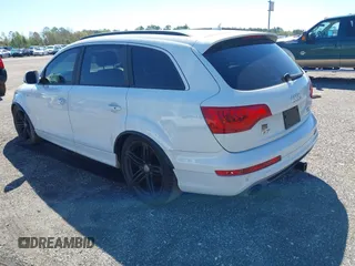 2014 Audi Q7 3.0T S line Prestige with VIN WA1DGAFE4ED008263, listed as a IAAI auction lot 41736972 with 135,080 mi miles. Bid and sale history available at carsss.com. Image 3.