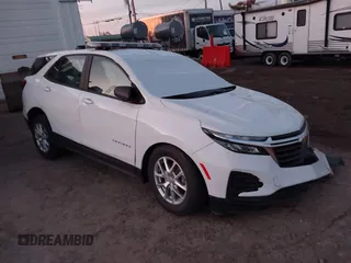 2024 Chevrolet Equinox LS z VIN 3GNAX5EG6RL257769, wystawiony jako IAAI lot #41206772 z przebiegiem 826 mil mil oraz . Historia ofert i sprzedaży dostępna na DreamBid. Obrazek 1.