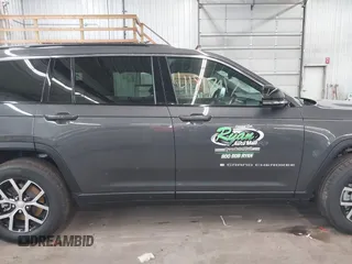 2025 Jeep Grand Cherokee Limited with VIN 1C4RJKBG3S8634319, listed as a IAAI auction lot 41817917 with 523 mi miles and . Bid and sale history available at DreamBid. Image 13.