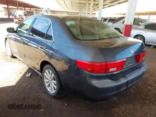 2005 Honda Accord LX z VIN 1HGCM56425A163857, wystawiony jako IAAI lot #41886185 z przebiegiem 227 442 mil mil oraz . Historia ofert i sprzedaży dostępna na DreamBid. Obrazek 3.