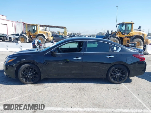 2017 Nissan Altima SL z VIN 1N4AL3AP2HC490191, wystawiony jako IAAI lot #42242495 z przebiegiem 195 261 mil mil oraz . Historia ofert i sprzedaży dostępna na DreamBid. Obrazek 14.