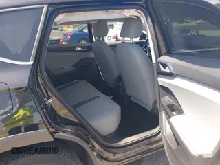 2024 Volkswagen Taos SE z VIN 3VVEX7B20RM047467, wystawiony jako IAAI lot #42290021 z przebiegiem 4 345 mil mil oraz . Historia ofert i sprzedaży dostępna na DreamBid. Obrazek 8.