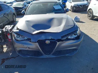 2018 Alfa Romeo Giulia with VIN ZARFAEBN0J7575095, listed as a IAAI auction lot 41257535 with 1 mi miles. Bid and sale history available at carsss.com. Image 6.