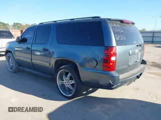 2010 Chevrolet Suburban LS with VIN 1GNUCHE09AR167462, listed as a IAAI auction lot 41767923 with 180,551 mi miles. Bid and sale history available at carsss.com. Image 3.