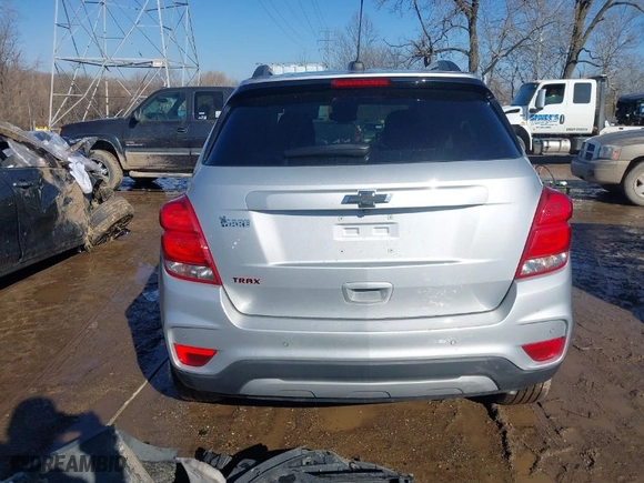 2020 Chevrolet Trax LT with VIN 3GNCJLSB5LL320665, listed as a IAAI auction lot 41647023 with 44,625 mi miles. Bid and sale history available at carsss.com. Image 17.